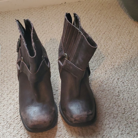 RIVER ISLAND - Distressed look boots - Picture 3 of 5